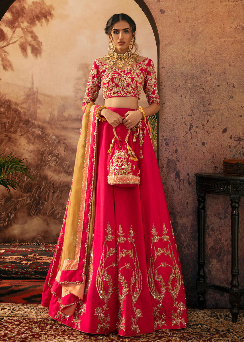 Golden lehenga hotsell with red choli